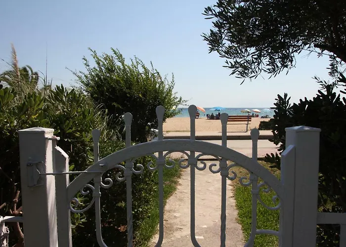 Marina's Nea Moudania