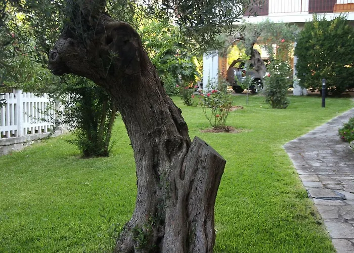 Marina's * Nea Moudhania